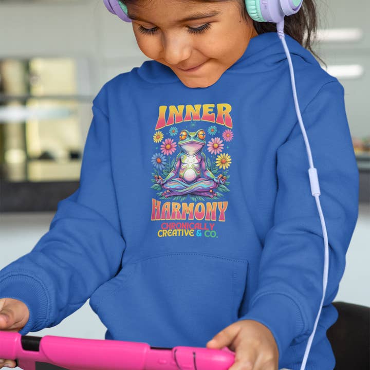 „Inner Harmony” hoodie voor kinderen - Meditating Frog Design van Chronically Creative & Co. voor wholesale door Chronically Creative & Co.