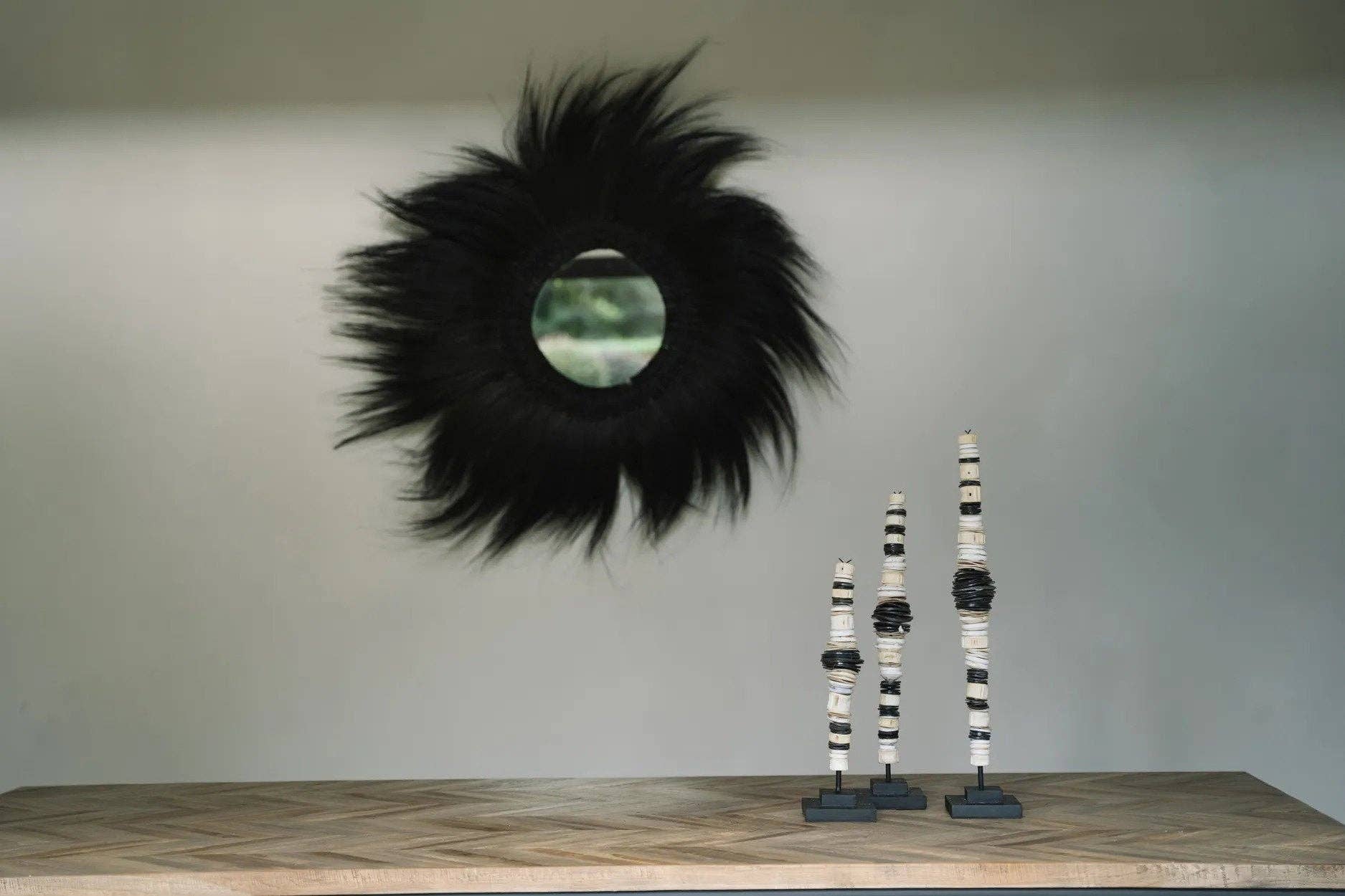 Bazar Bizar Living – Objeto de mesa decorativo por atacado – Concha decorativa em suporte – Preto e branco – Tamanho L5