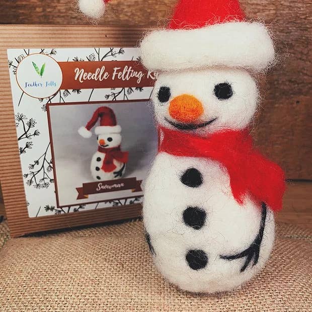 Feather Felts - Wholesale Craft Sewing Kit - Snowman - Needle Felting Kit