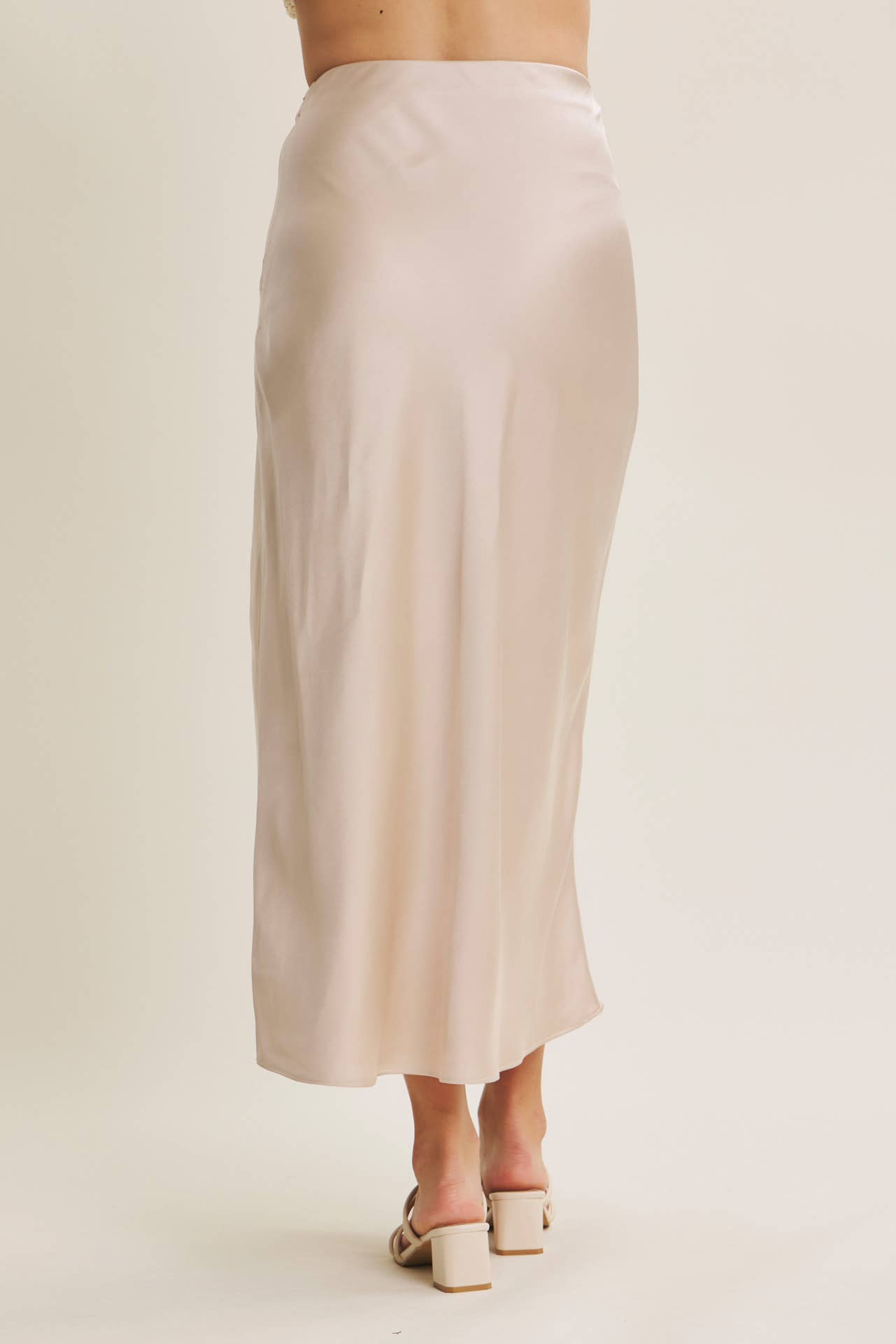 in february - Venta al por mayor Falda - Mujer - Falda maxi de satén grueso y sedoso de corte al bies de alta calidad43