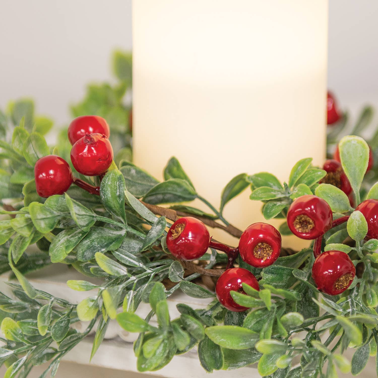 Saybrook Lane - Wholesale Wreath - Frosted Boxwood & Gooseberry Candle Ring, 3.5"2