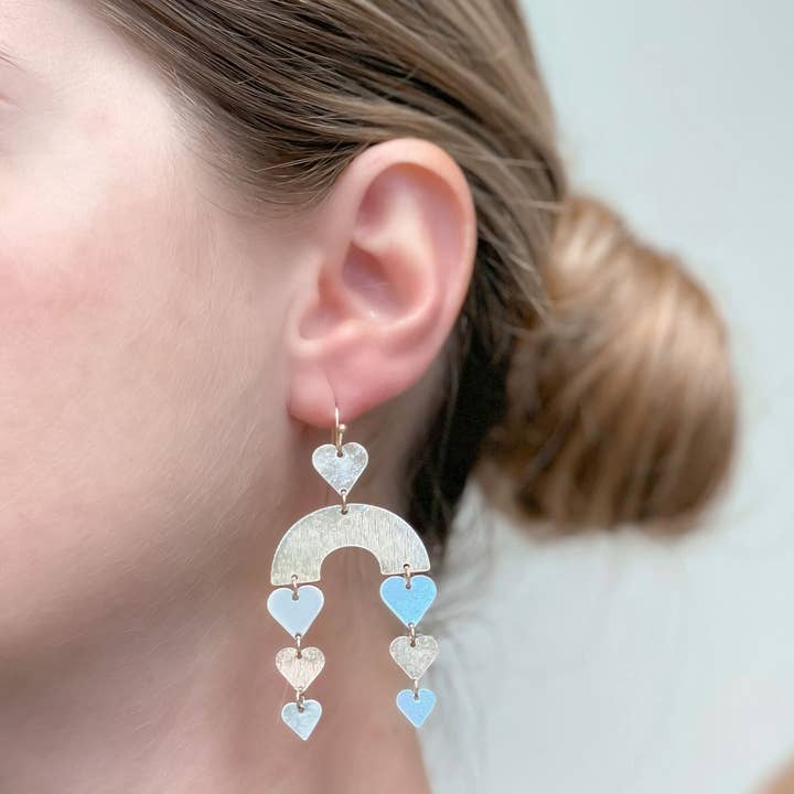 Prep Obsessed Wholesale – wholesale Hängande örhängen – Rainbow hjärta skimrande Dingla Örhängen