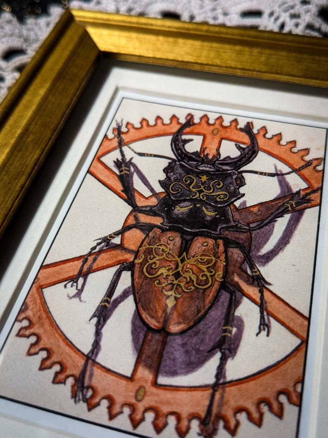 Studio Umbralux - Wholesale Kunstprint - Mini-afdruk van een hertkever met gouden lijst2