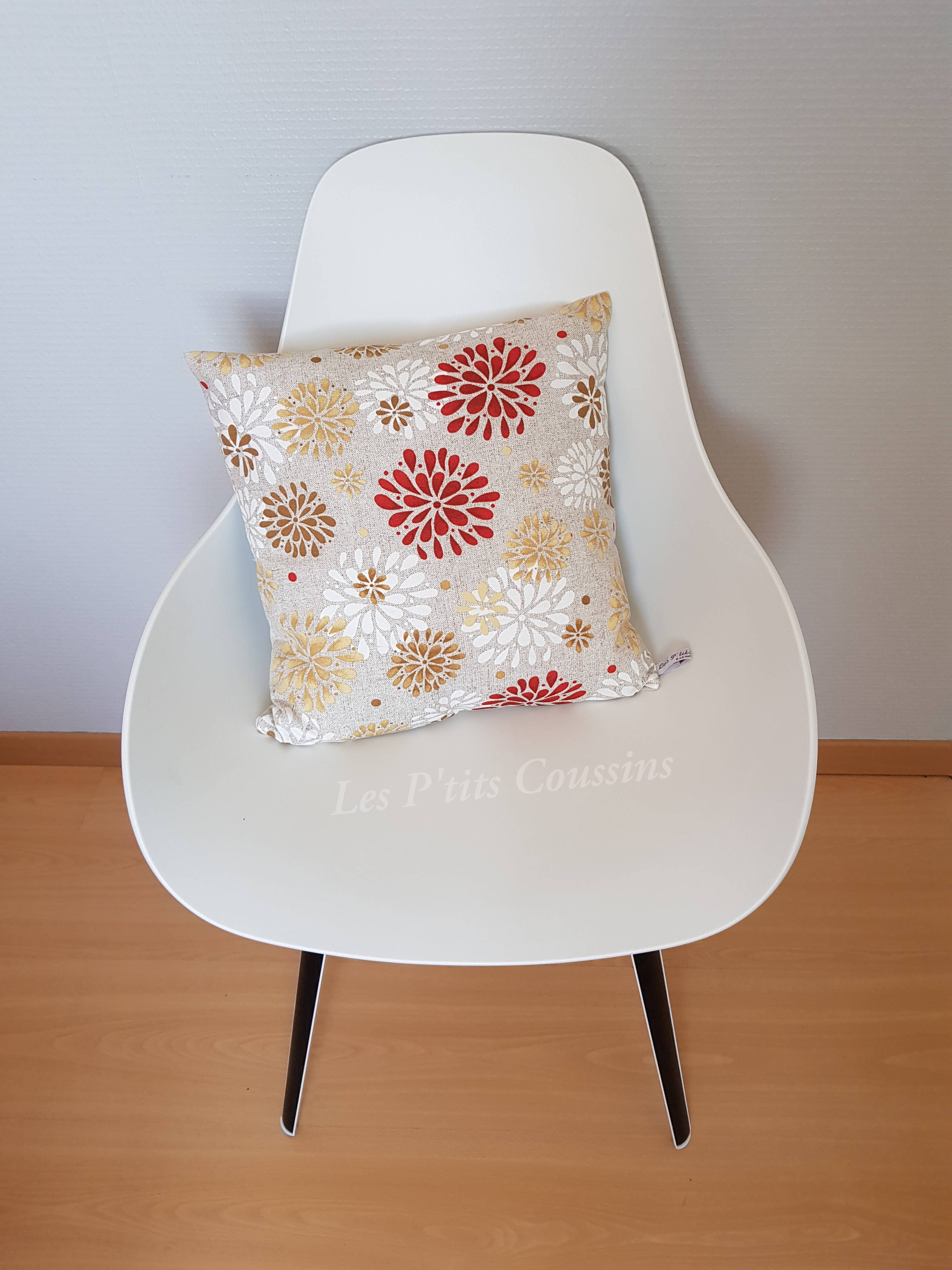 Les P'tits Coussins – wholesale Dekorativ kudde – Dekorativ kudde med rosetter och blommor1