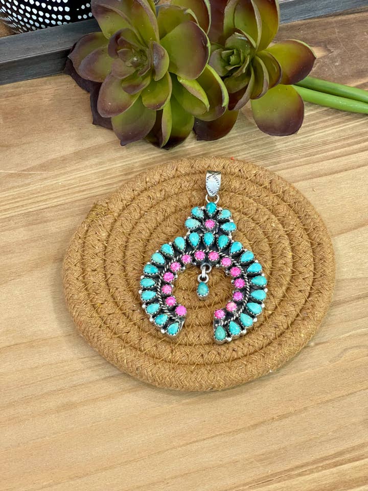 Pendentif Naja en argent sterling fait main, turquoise et opale de feu rose en grappe pour la vente par Nizhonitradersllc