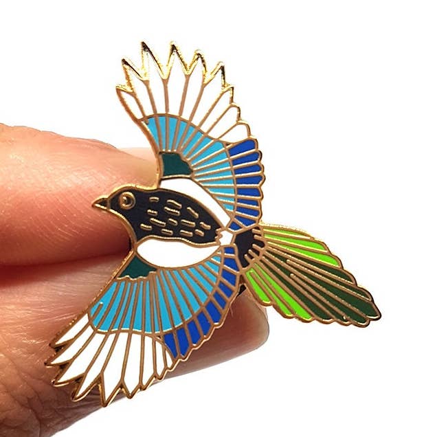 Skata Hård Emaljpin för wholesale av Fawa Shah