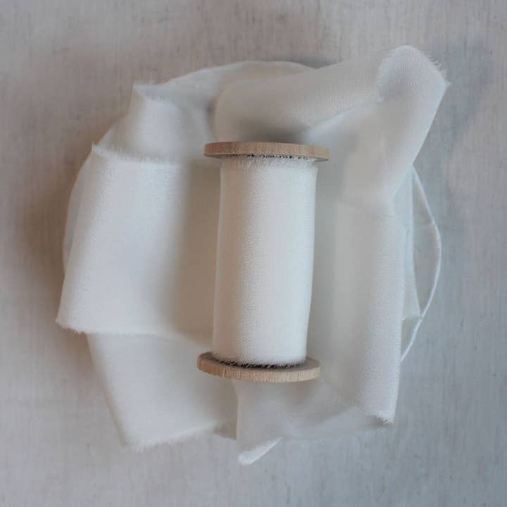 Cinta de crepe de China de seda blanca rasgada a mano para venta al por mayor de The Maple Den