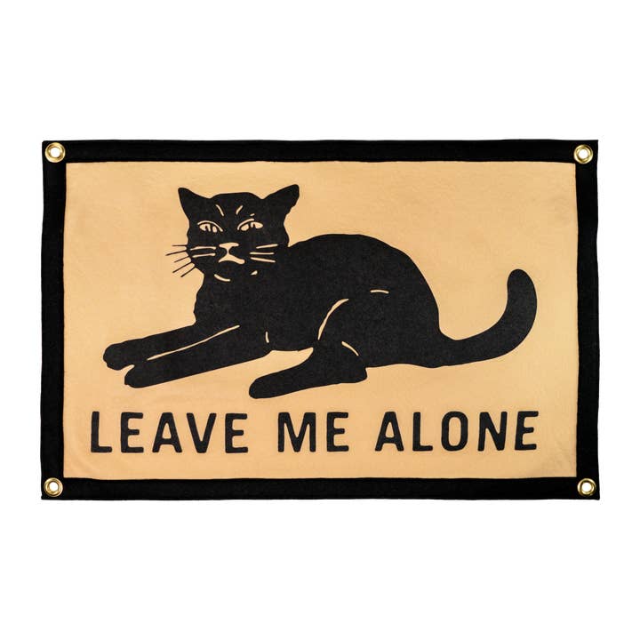 Lad Mig Være Camp Flag for engroshandel hos Oxford Pennant