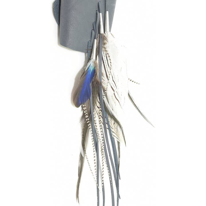 Calamity Sky Cuff pour la vente par Ruby Feathers France