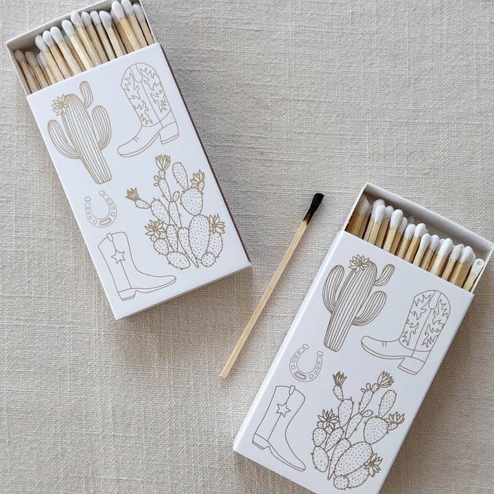 Stable Style - Vendita all'ingrosso Fiammifero - Fiammiferi con Stivali da Cowboy Bianchi Oversize e Cactus3