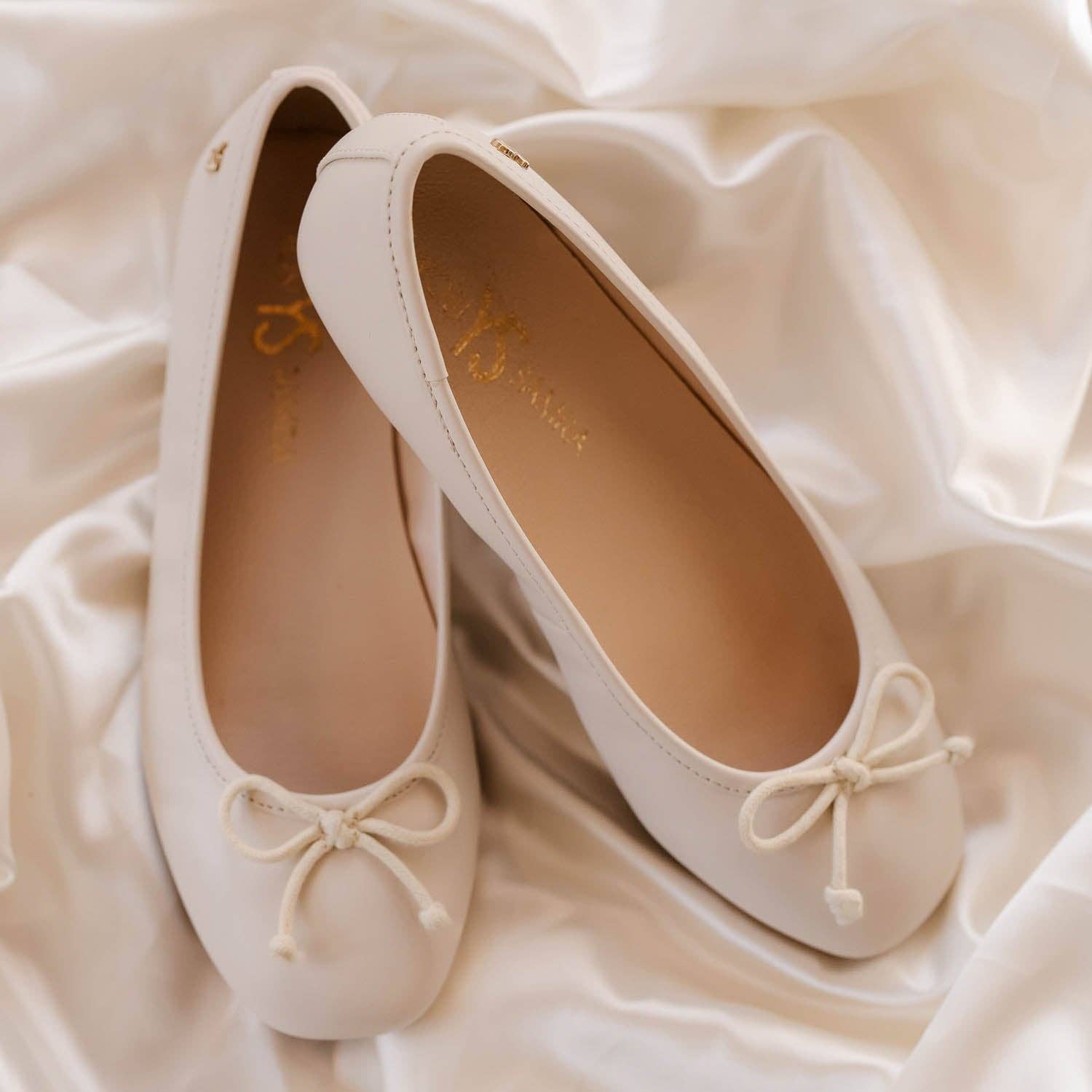 Ben Miss Sadie Ballet Flat in Bone - Barn för wholesale på Faire1