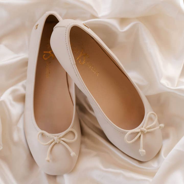 Ben Miss Sadie Ballet Flat in Bone - Barn för wholesale på Faire1