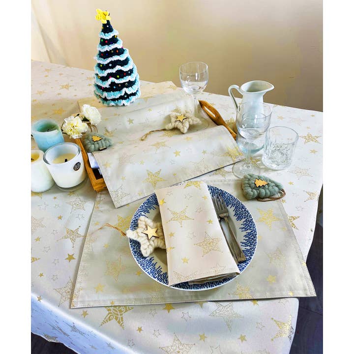 Fennco Styles - Wholesale Table Runner - Holly Star Ivory Holiday Tablecloth Runner Napkin Placemat
