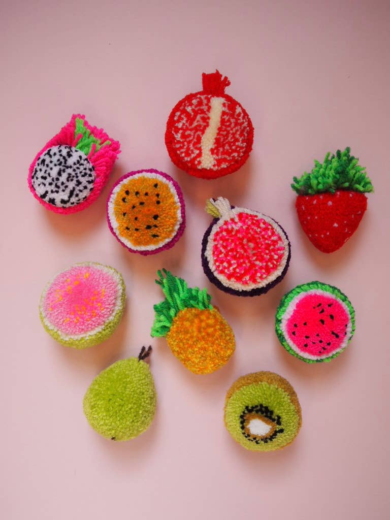 Fat Pom Poms – Großhandel Bastelset – Fruchtsalat Pom Pom DIY Kit - Macht 10 verschiedene Früchte!1