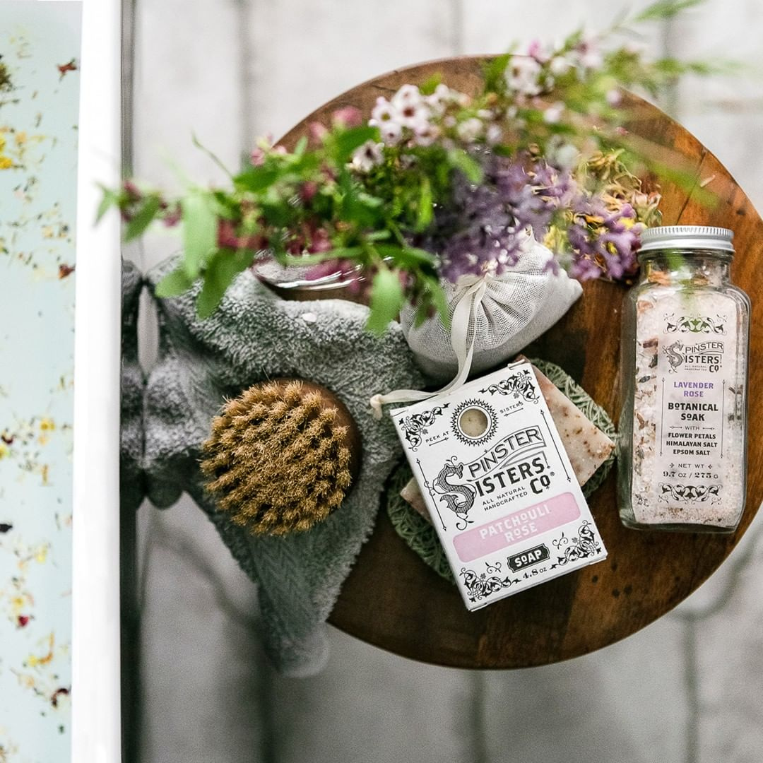 Spinster Sisters Co. / Old Salt Grooming Supply - Vendita all'ingrosso Saponette - Saponetta in Scatola: Idratazione Vegetale al Burro di Karité14