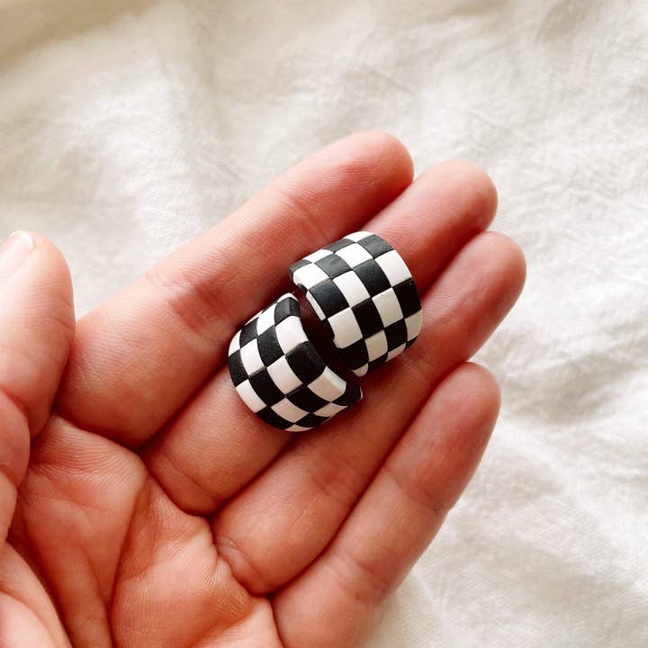 Checkerboard Huggies for wholesale by Meadow & Mae