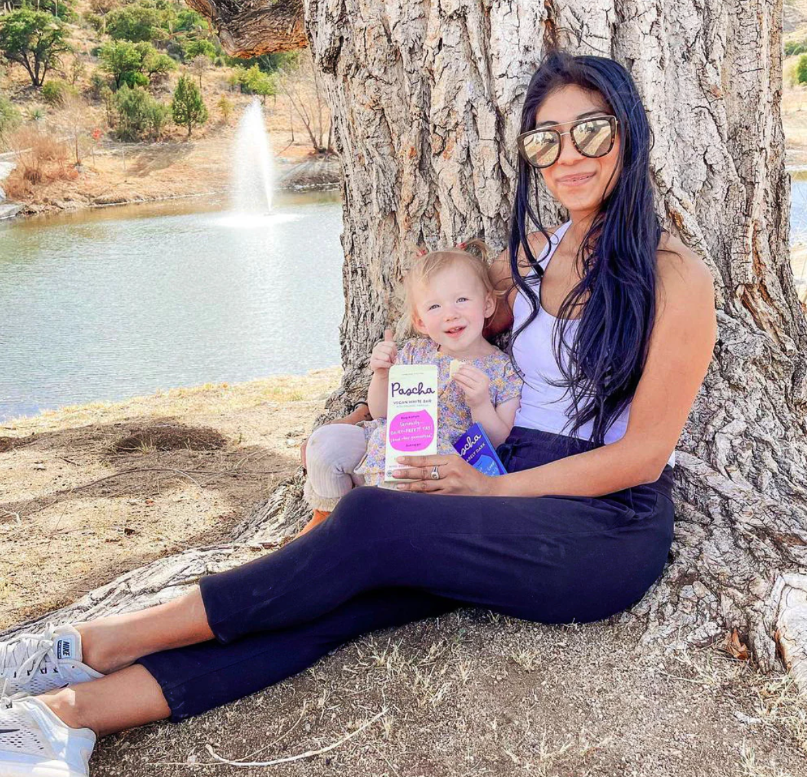 Pascha Chocolate Company - Wholesale Chocolate Bar - Organic Vegan White Bar3