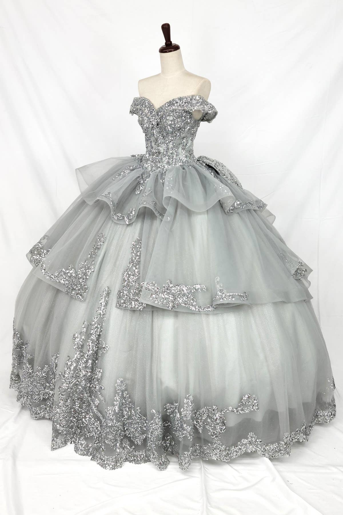 Chicas - Wholesale Dress - Women's - Multilayered Quince Dress With Bow and Sequins CHF30637