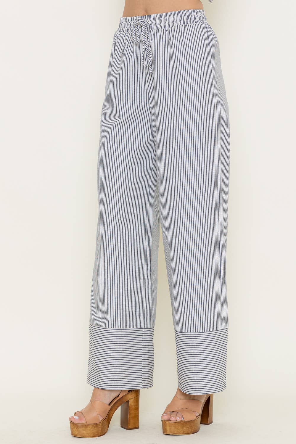 Fore Collection – wholesale Byxor - Dam – RANDIGA HÖG MIDJA DRAWSNÖRE KNYT VIDBENADE BYXOR-PI6646FO2