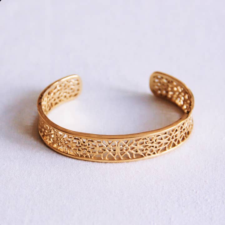 Wide bangle with open pattern for wholesale by Bazou
