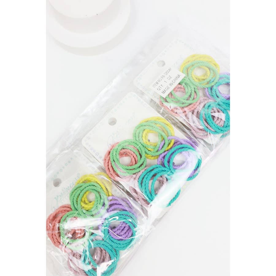 MÉLANGER LA COULEUR Cravate à cheveux élastique de couleurs assorties en vente sur Faire3