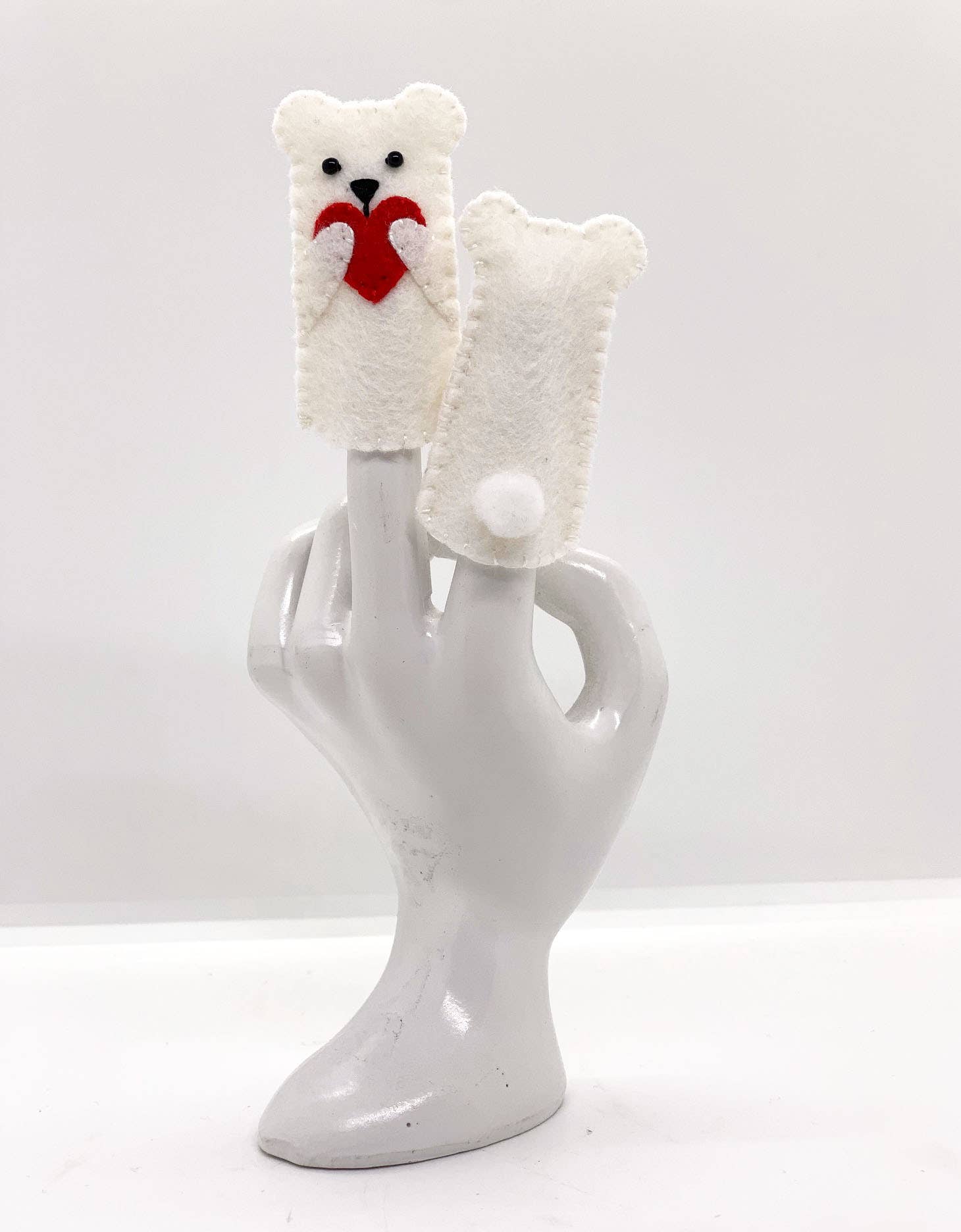 Lumpy Buttons - Wholesale Finger Puppet - Kids & Baby - Polar Bear With Heart Felt Finger Puppet1