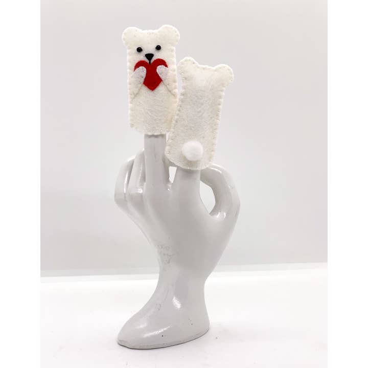 Lumpy Buttons - Wholesale Finger Puppet - Kids & Baby - Polar Bear With Heart Felt Finger Puppet1