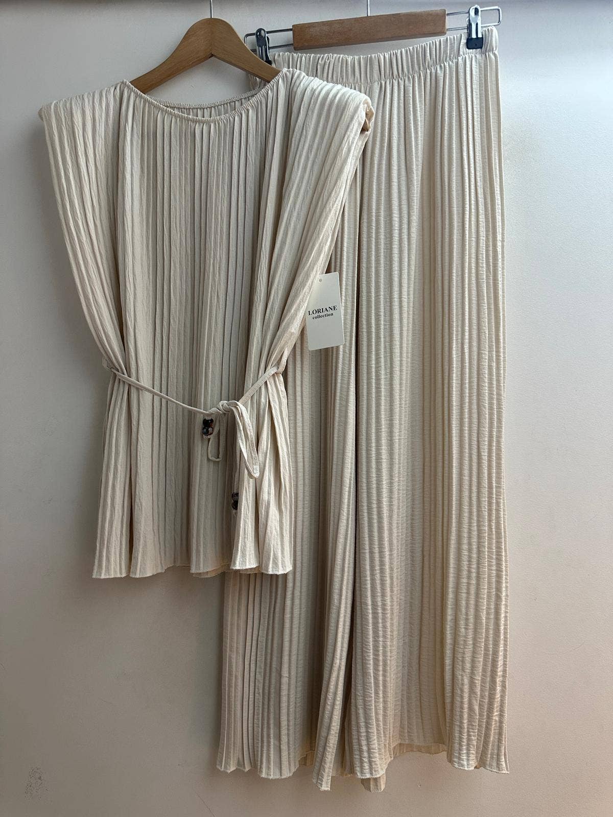 LORIANE - Wholesale Top & Pant Set (NOT Loungewear) - Women's - 7260 61129 Pleated top and pants set11