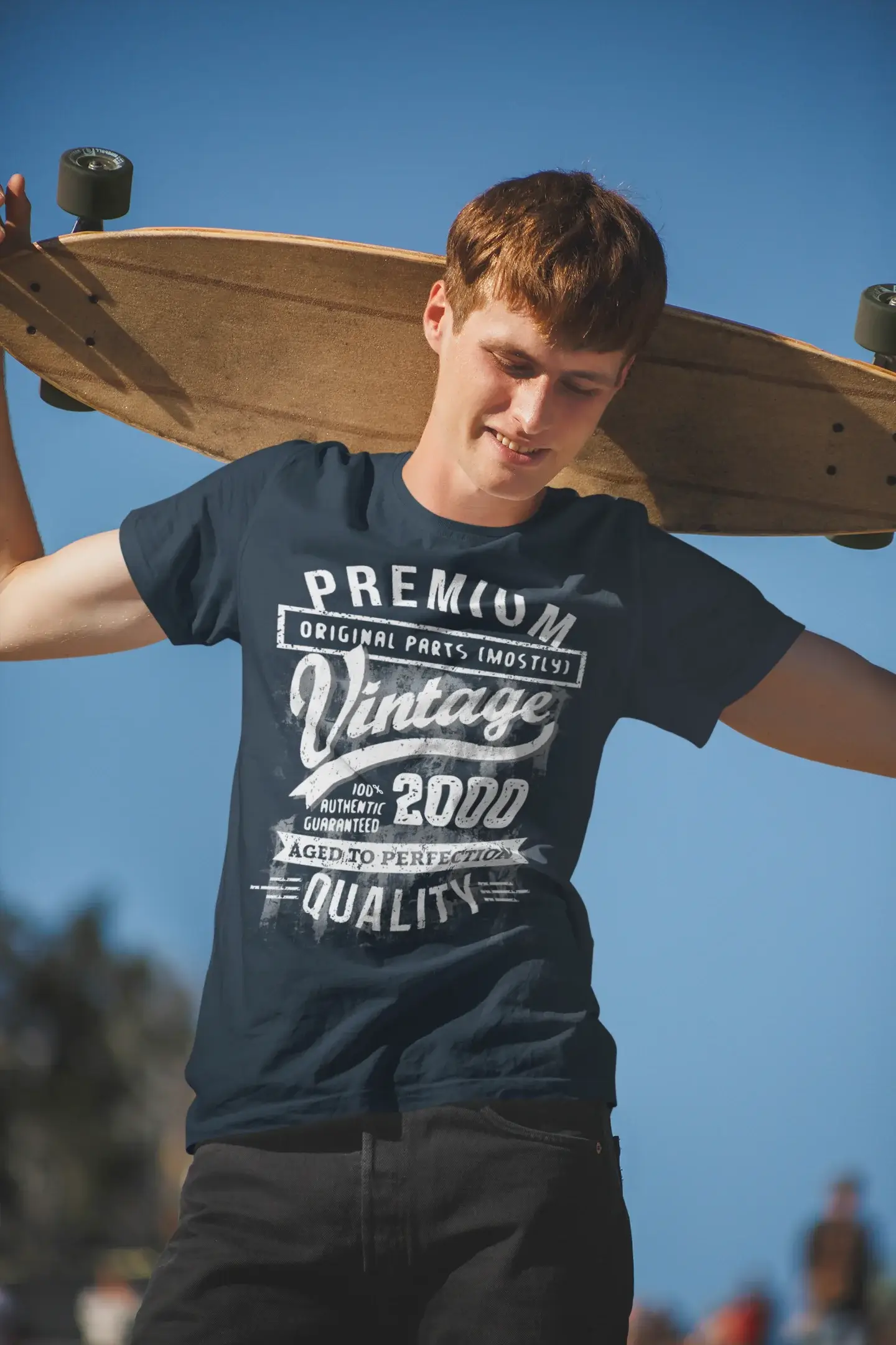 Gris chiné ULTRABASIC - T-shirt cadeau d'anniversaire graphique pour homme, 2000 Aged to Perfection en vente sur Faire3