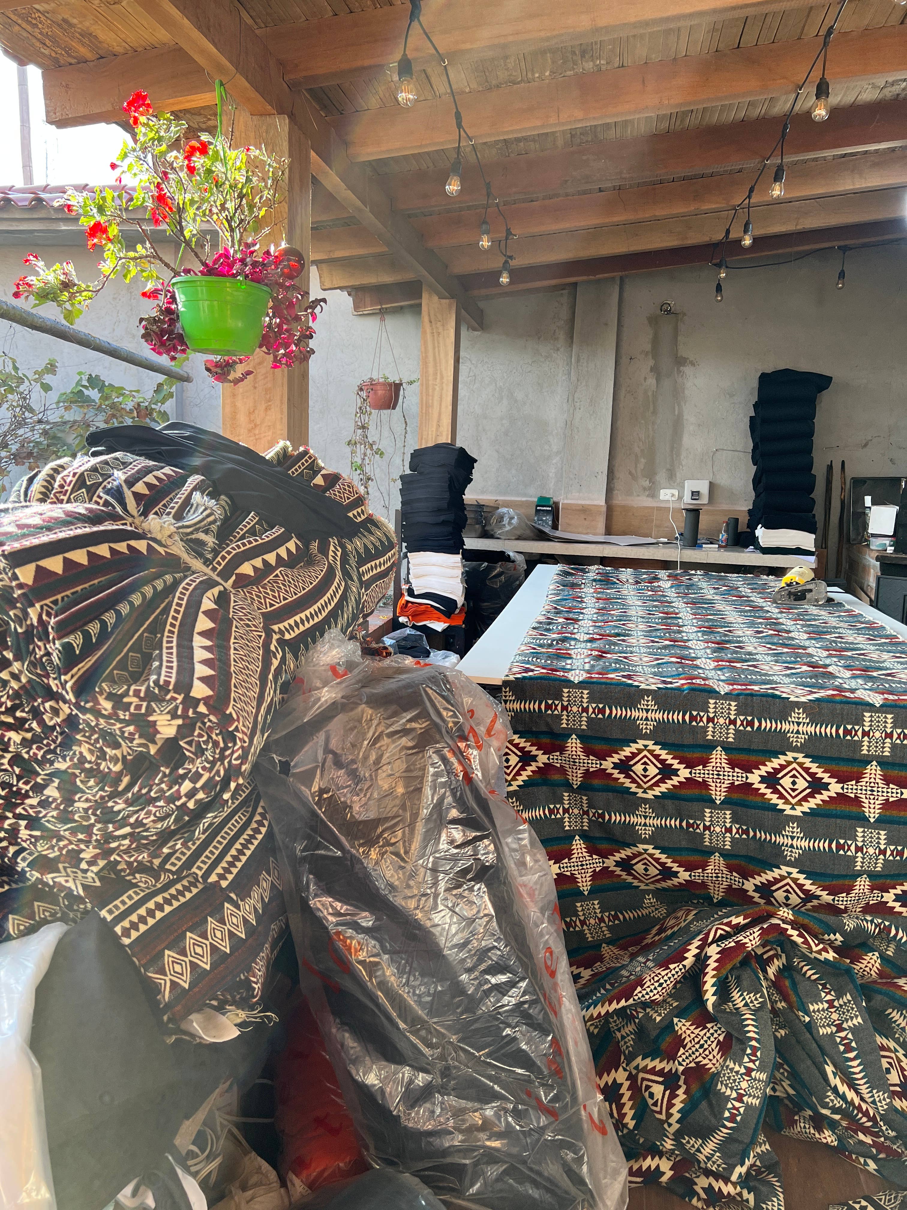 Los Andes Shop - Wholesale Hoodie - Unisex - Western full zip sweatshirt | sturdy hoodie | sustainable4