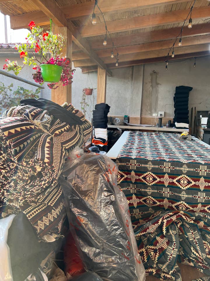 Los Andes Shop - Wholesale Hoodie - Unisex - Western full zip sweatshirt | sturdy hoodie | sustainable4