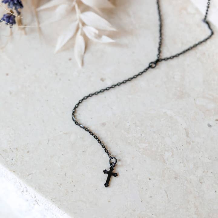 The Gilded Witch – wholesale Y-ringat halsband – La Croix Noire "Det Svarta Korset" Lariat Halsband: Fransk Goth