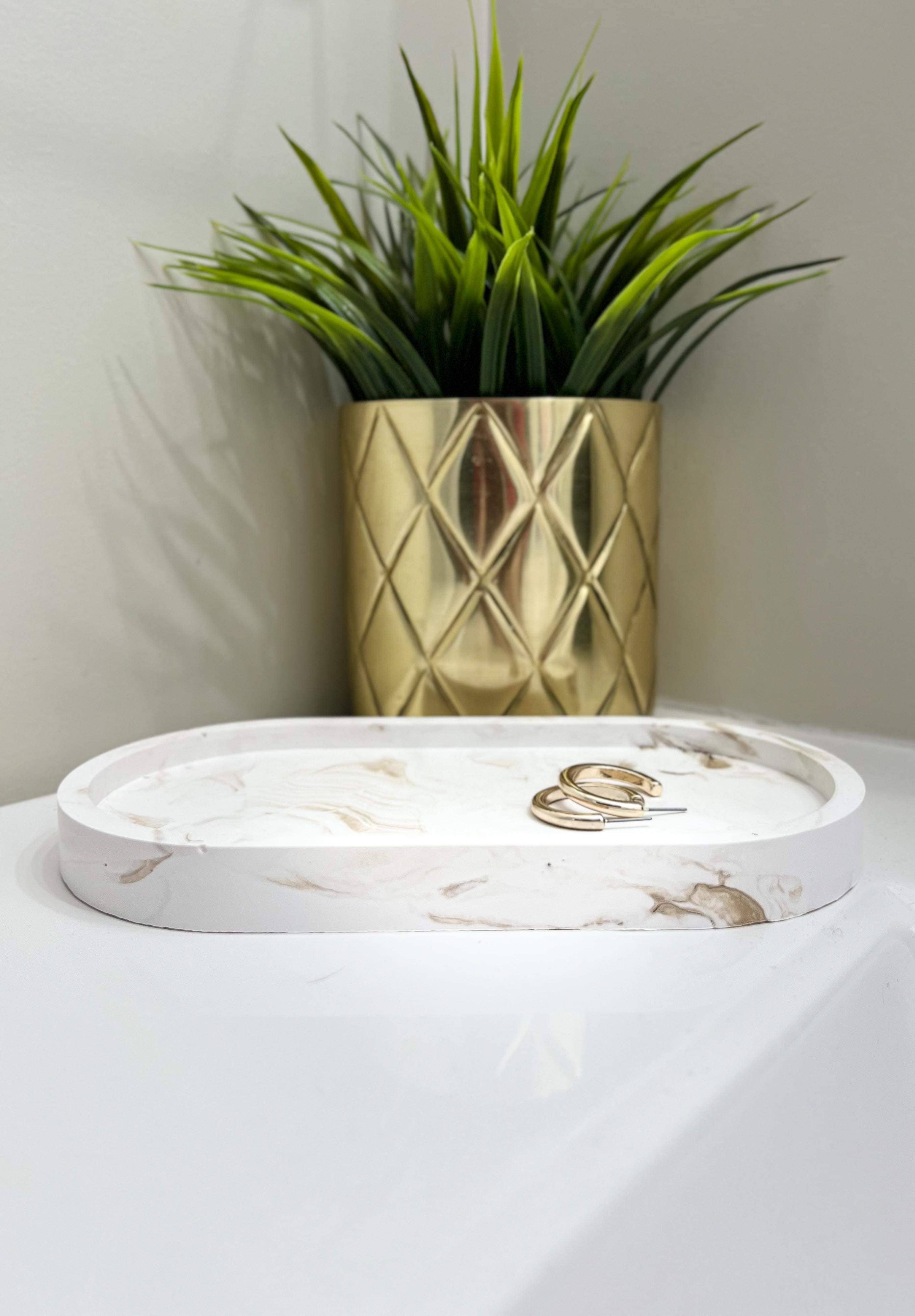 Petite Maison and Co. - Venta al por mayor Bandejas decorativas - Bandeja decorativa de mármol, bandeja ovalada de hormigón5