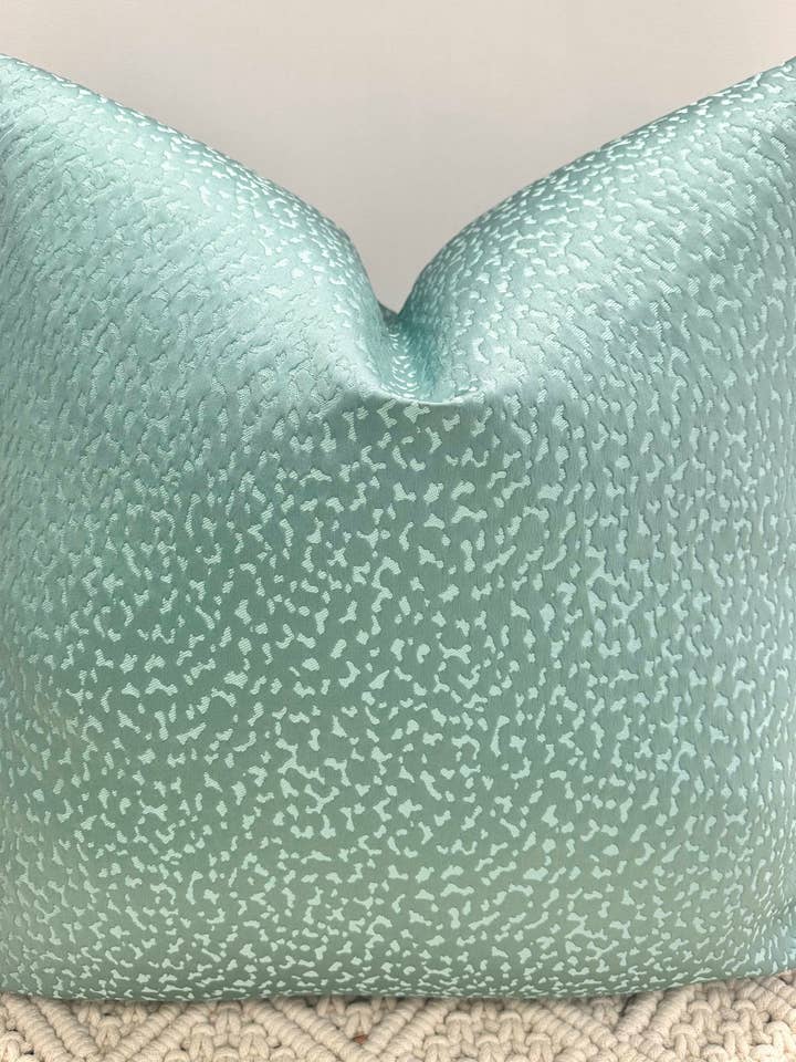 Le Coussin Couture - Le Teal Mossimo - Style n° 206 pour la vente par The Couture Cushion