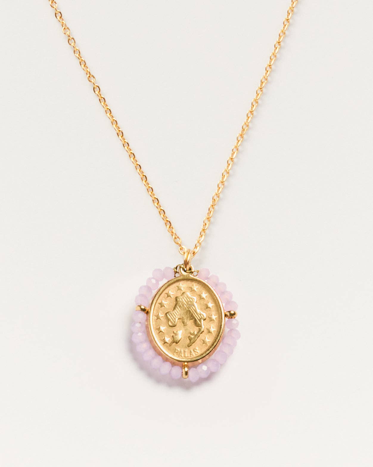 Palas - Vente Colliers à pendentif - Santa Maria Lilac - Collier médaille dorée avec pierres lilas2