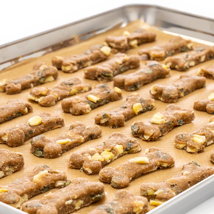 Dog By The Hob – wholesale Pet treats – Dog – Banana & Pumpkin Dog Cookie Making Kit (Dog By The Hob)1