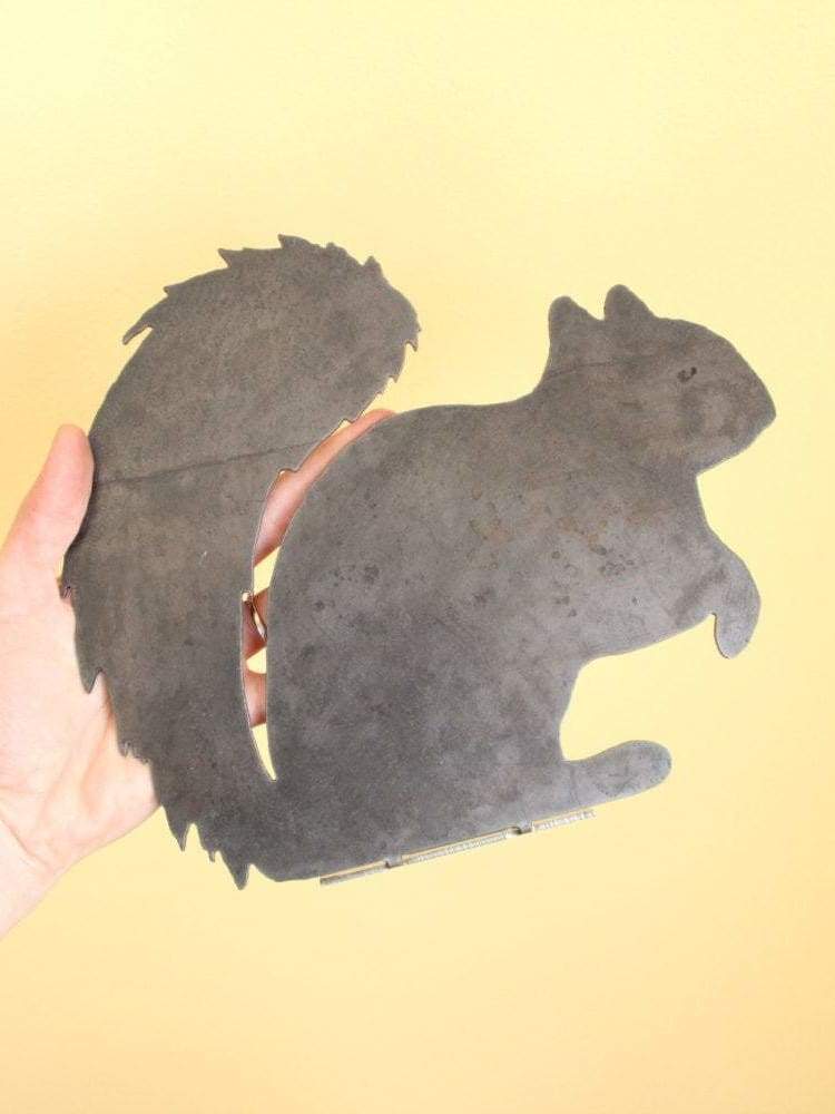 Highland Ridge  |  Handmade Home Decor - Wholesale Outdoor Ornament/Decor - Metal Squirrel Statue7