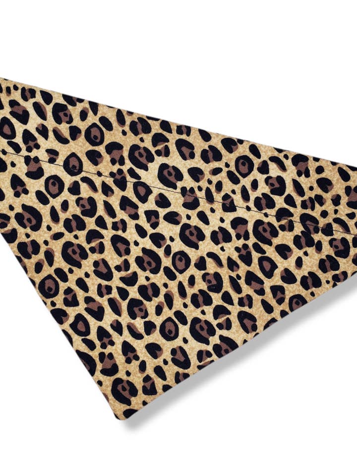 Bandana guépard pour la vente par Pawtastic Attire