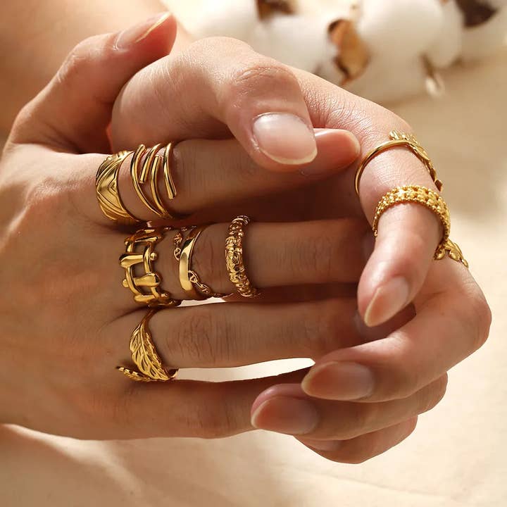 Betty Botanica - Wholesale Band/stacked ring - Yellow Gold Daisy Ring | Adjustable Gold Ring2