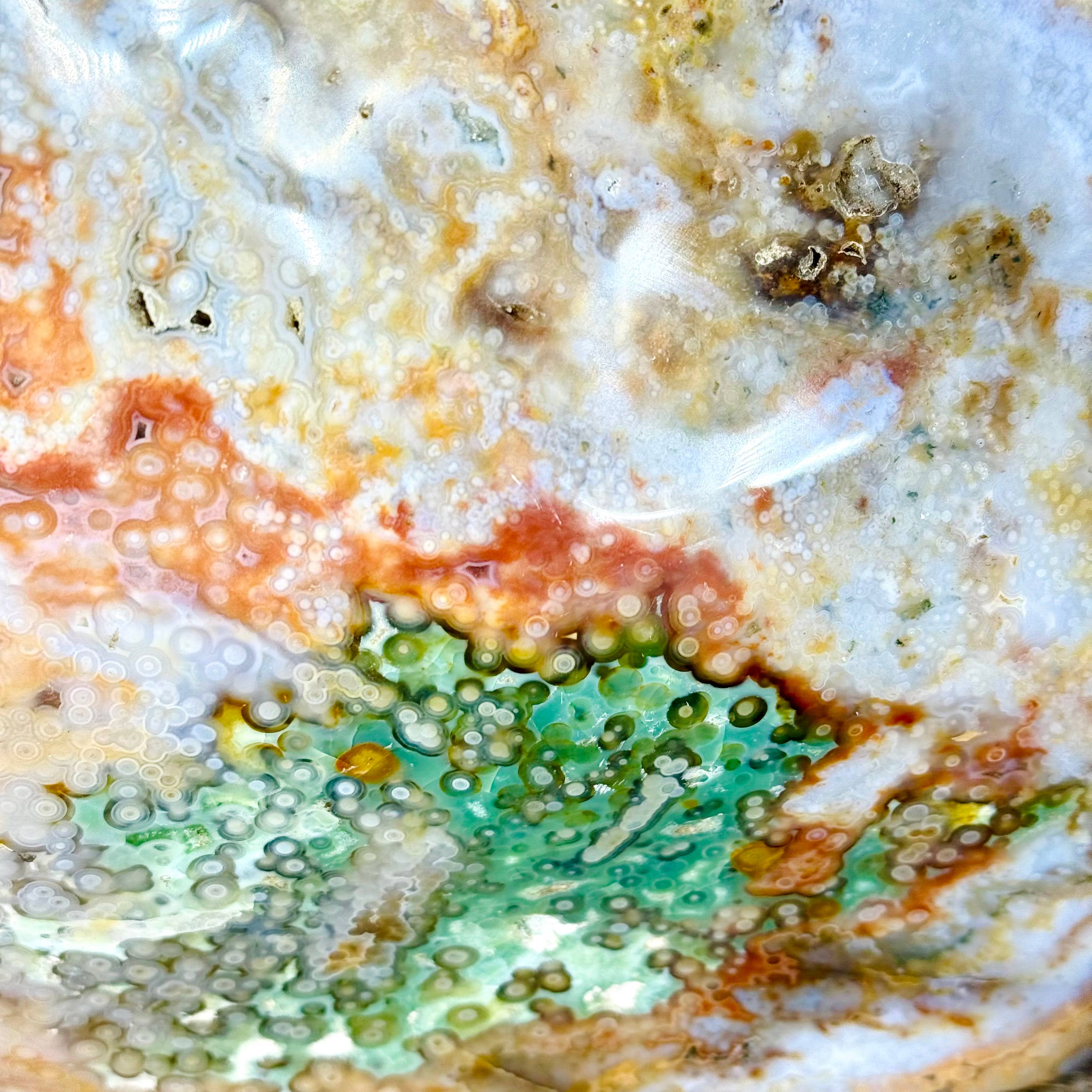 Kreateur Miami - Wholesale Decorative Tabletop Object - XL Orbicular (Ocean) Jasper Freeform – 86.6 lbs3