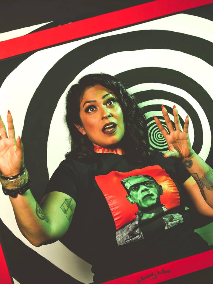 Mischief Made - Wholesale Screen printed t-shirt – Women′s - Frankly My Dear Fitted Tee in Black Made with green rhinesto0