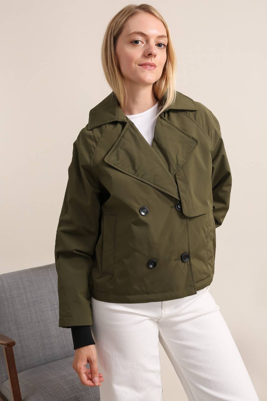 Attrait Paris – wholesale Trench coat – Women’s – Waterproof short trench coat with padding and cuff10