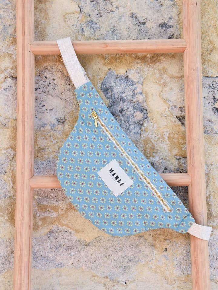 Sac banane Précommande Daisy bleu pour la vente par Marli