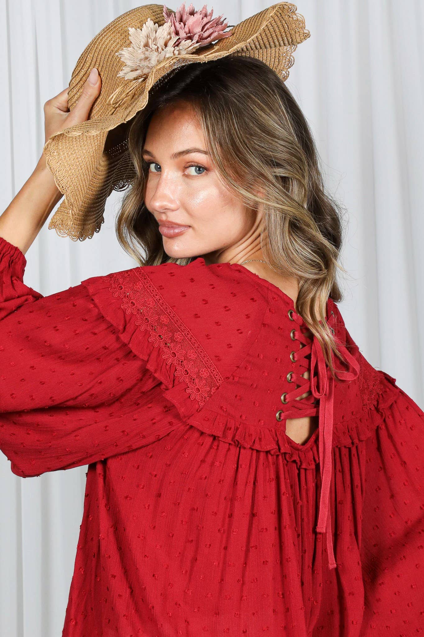 Vine & Love - Vendita all'ingrosso Camicetta - Donna - Camicetta con motivo a pois svizzeri con dettaglio posteriore con lacci VT3144814