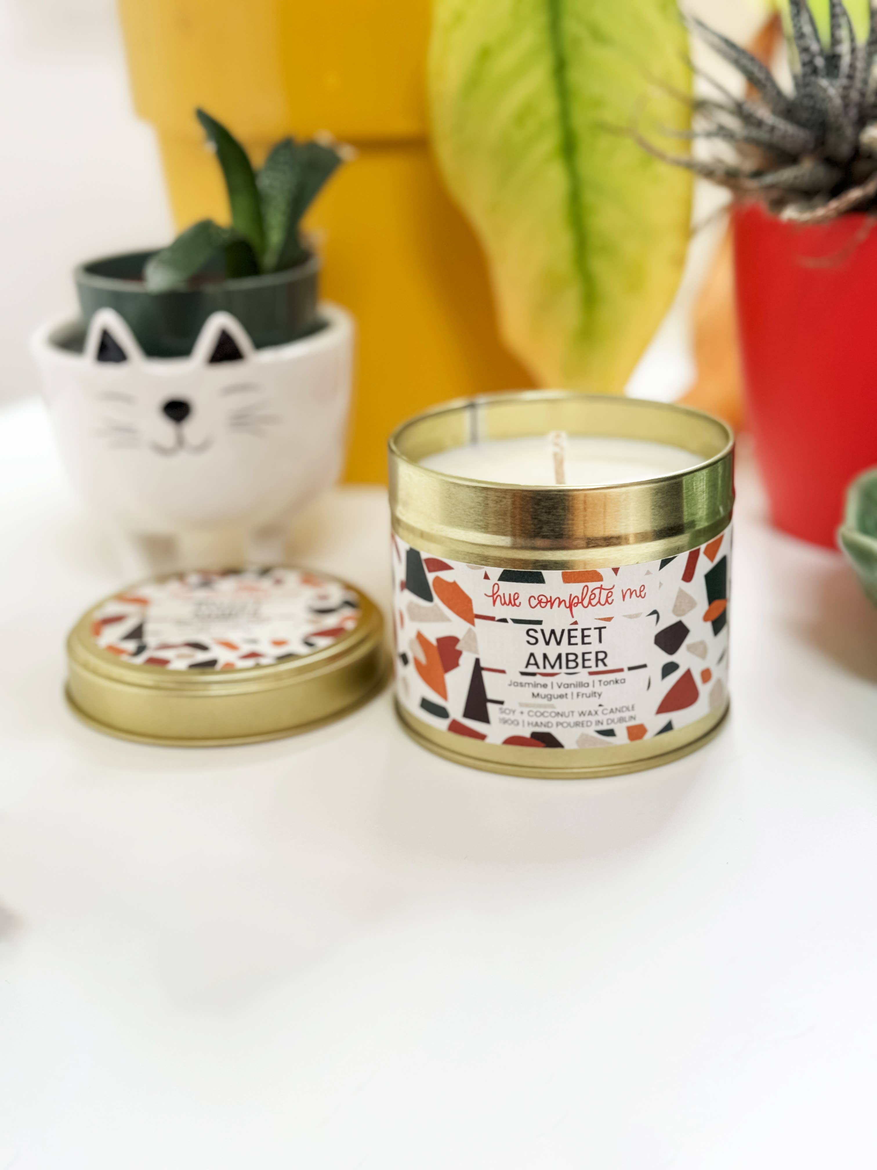 Hue Complete Me – wholesale Reseljus – Sweet Amber doftljus4