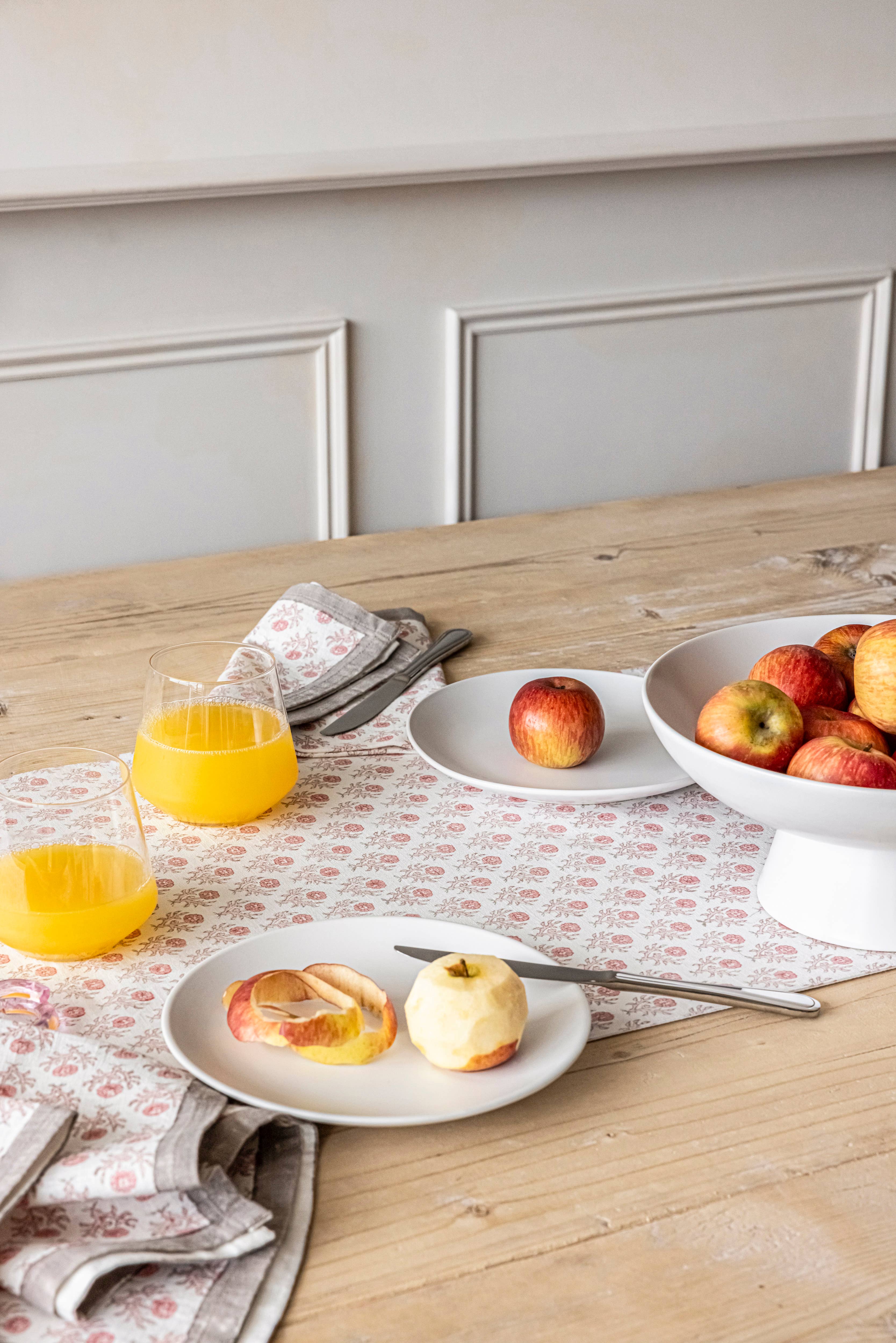 over&back - Wholesale Table Runner -  Hand-Blocked Table Runner Floral Patterns 18x10836