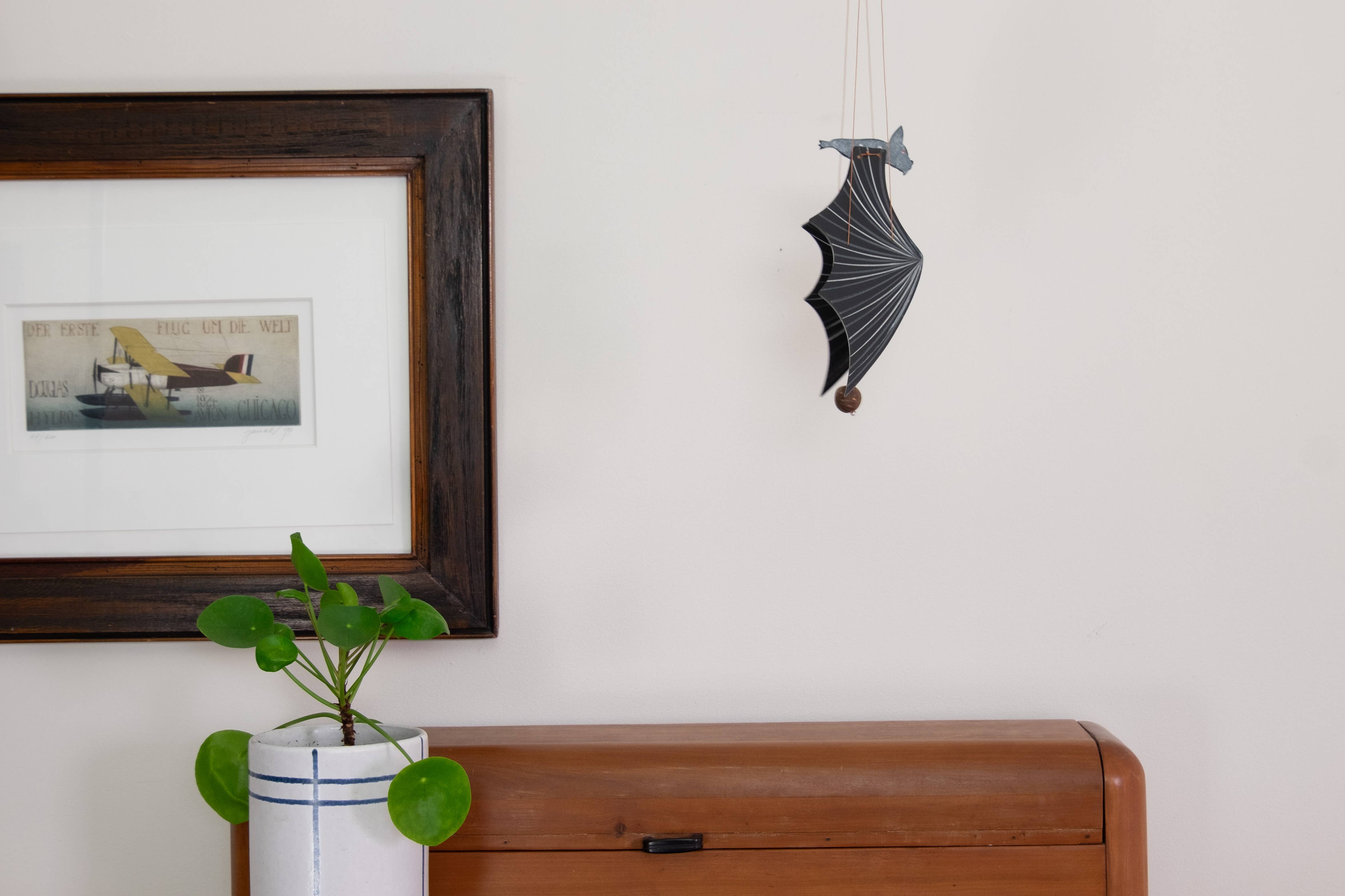 Tulia's Artisan Gallery - Vente Mobiles - Batte Flying Mobile3