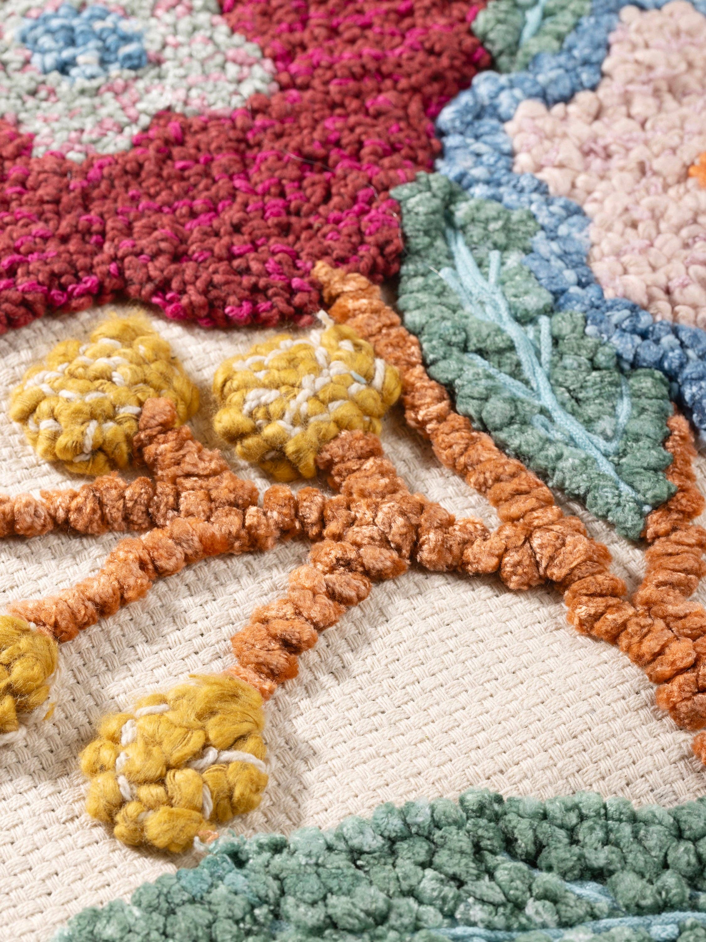 GAURI KOHLI – Großhandel Zierkissen – Prag Bestickter Kissenbezug – 20″×20″4