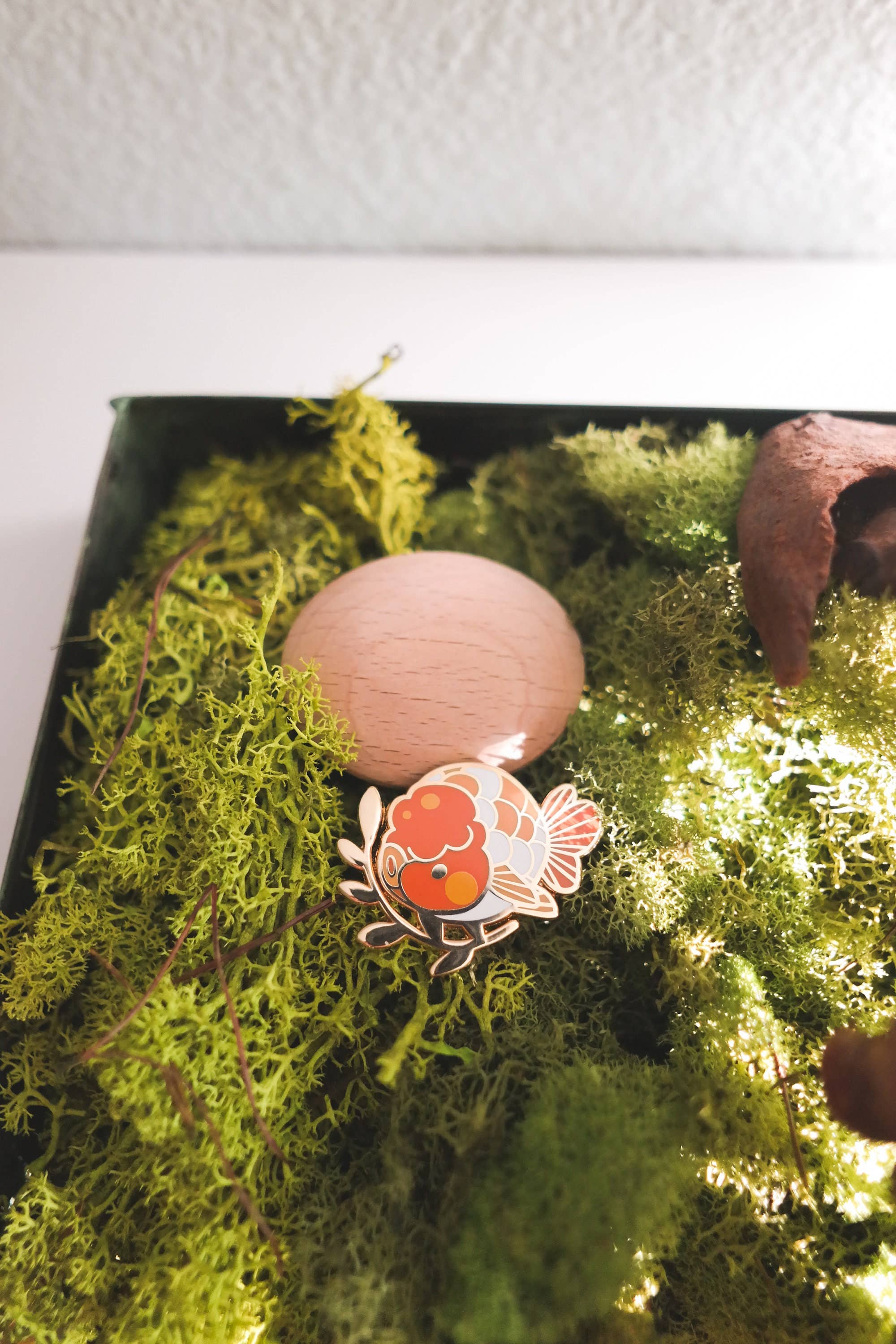 Thousand Skies - Wholesale Lapel Pin/Button - Enamel Pin - Fancy Goldfish - Golden Ranchu3