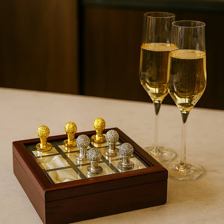 Juego de Tres en Raya con Pelotas de Golf Plateadas y Doradas SKU #: KMJA117. para venta al por mayor de Corbell Silver